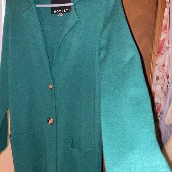 Beautiful green gently warm cardigan. - Picture 5 of 6